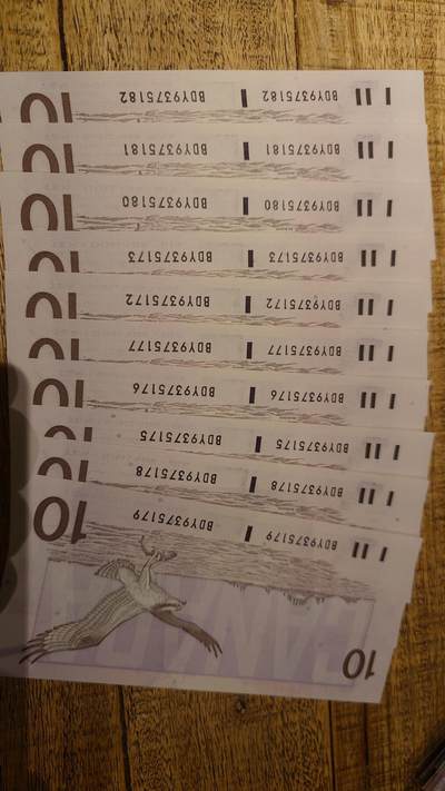 【新年十一拍】世界钱币～微拍第232期暨2026年第11期  多款低端纸币10张为一件成本价起拍 - 1989年加拿大10元 如图十张为一件 全新绝品无4