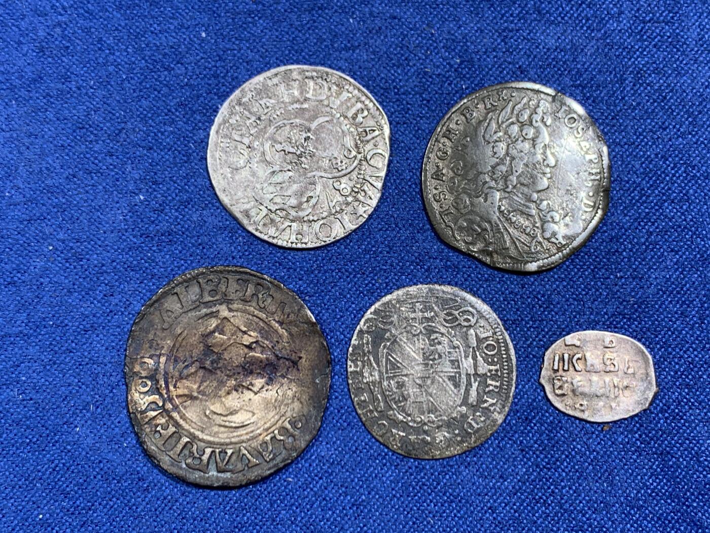 《竞宝斋》第464场 周日，周一，周二，3场连拍 （全场包邮）欢迎送拍 五枚一组 神圣罗马帝国+俄罗斯小银币 总重5.85克