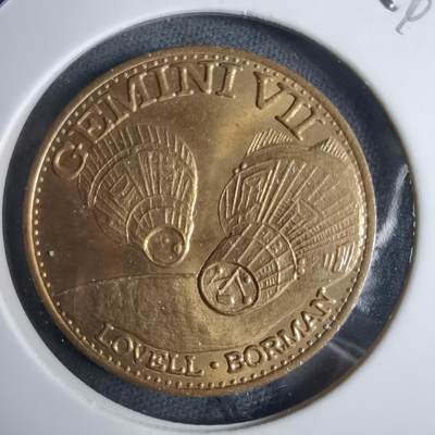 沼泽如烟--第983场 - 航天纪念章