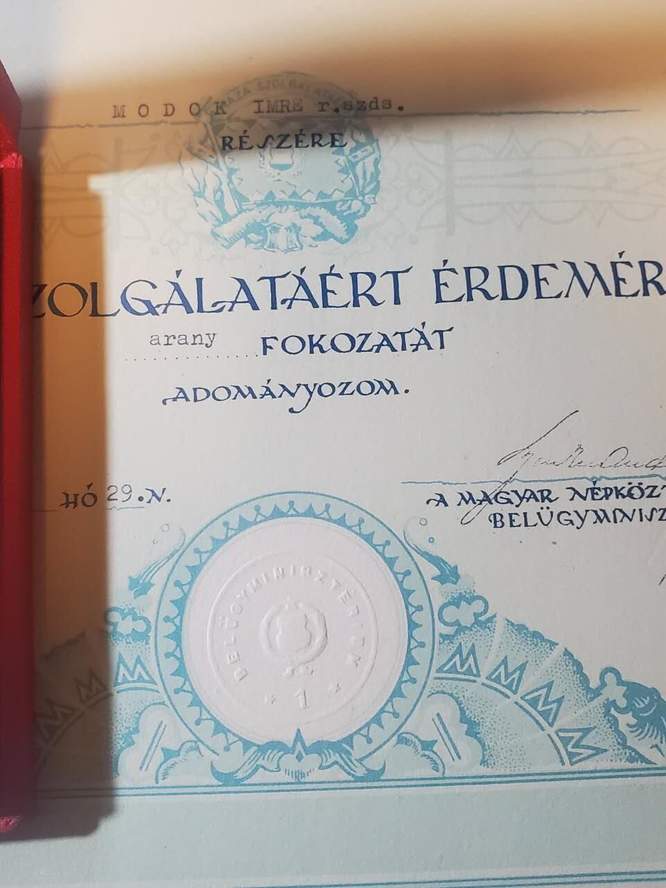 韵星假日军品类拍卖第三十九期暨默多克中校夫妇专场 -- Rimey Holidays Militaria Auction 39 & The Modoks Collection  匈牙利人民共和国默多克中校铜级为祖国服役奖章带盒略章一套好品早期