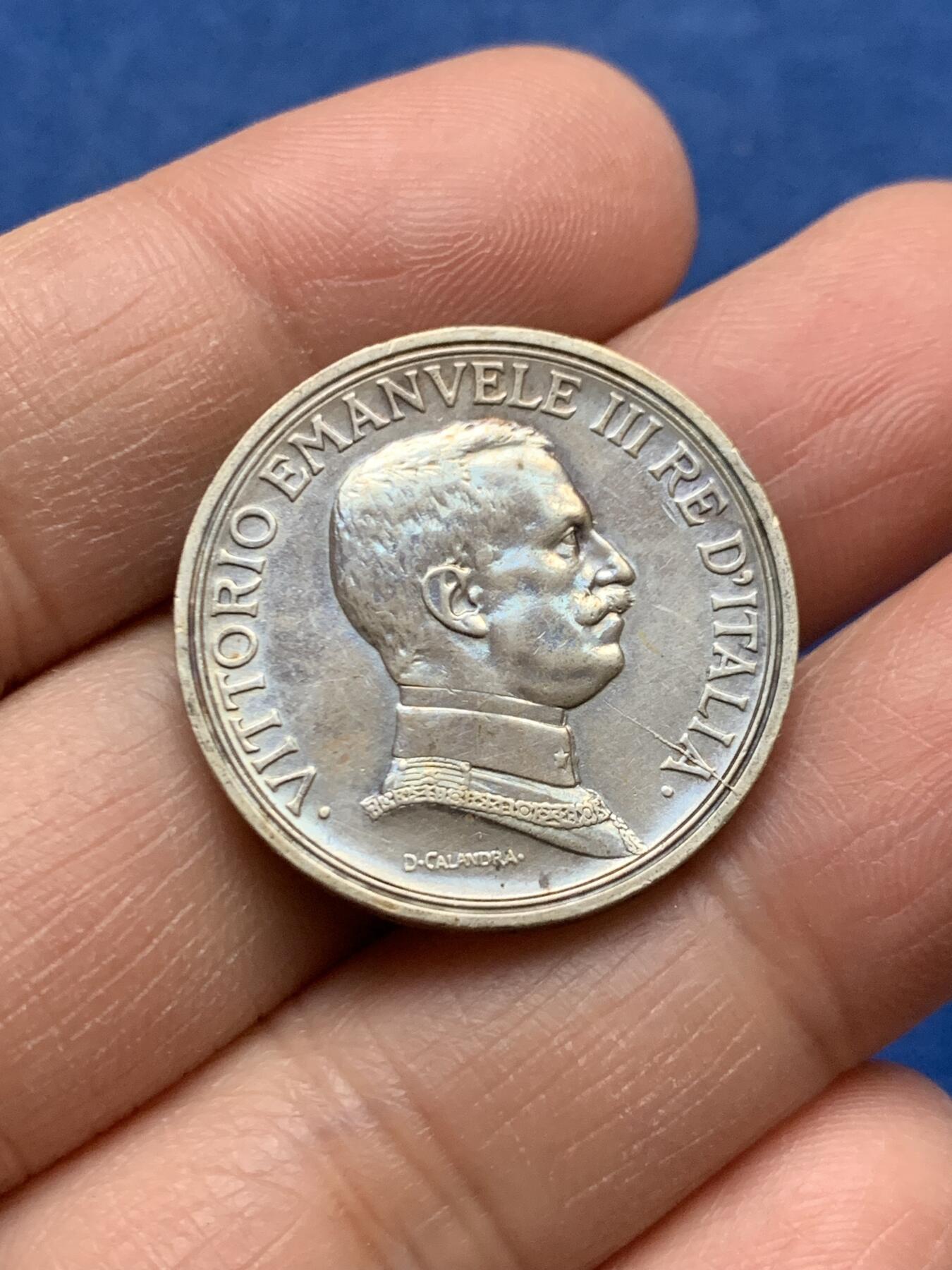 《竞宝斋》第464场 周日，周一，周二，3场连拍 （全场包邮）欢迎送拍 意大利1914年马车2里拉银币