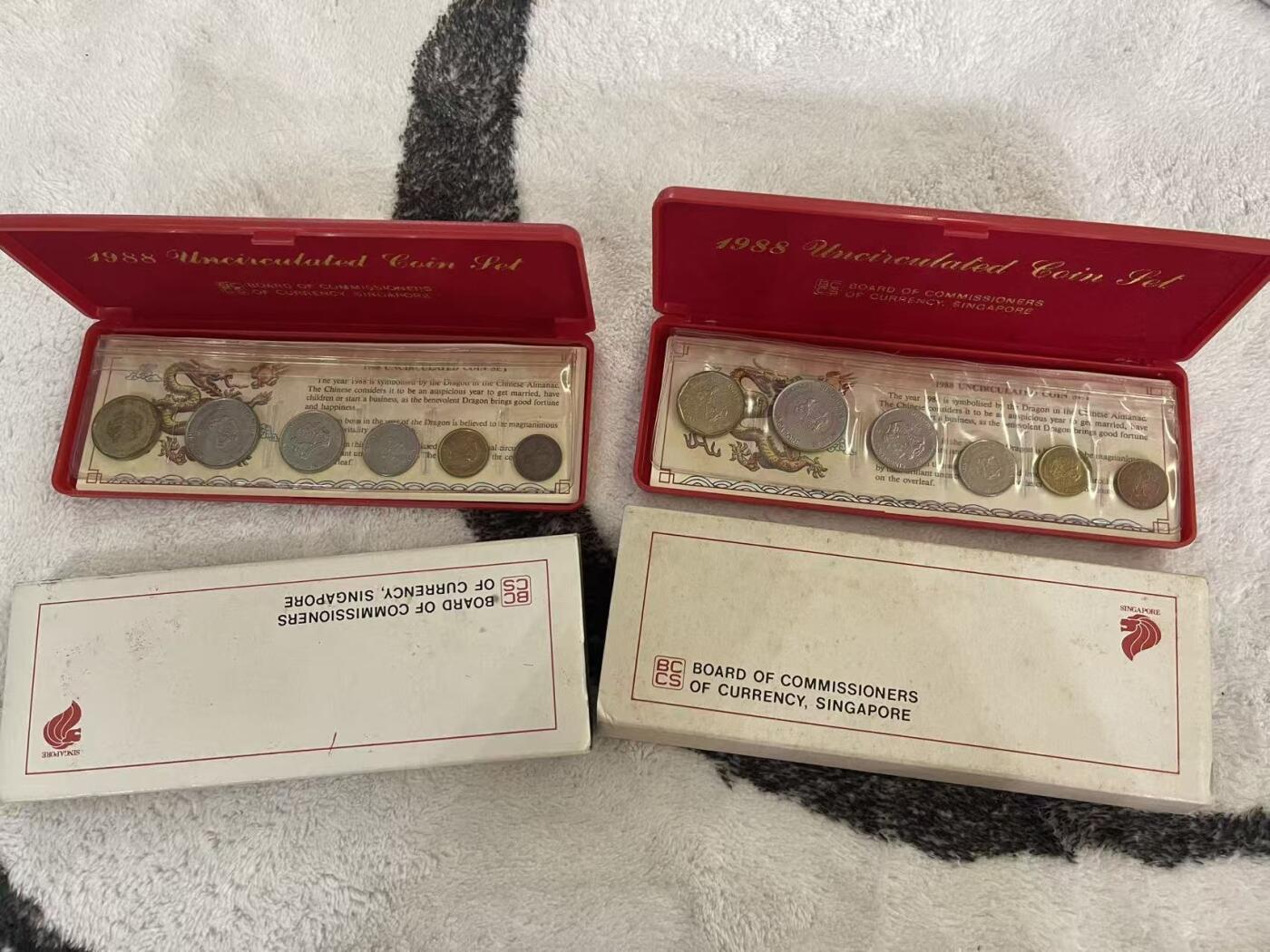 ❤️【币观天下】❤️ 第342期钱币秒杀拍卖场- 2026.2.4秒杀专场 长期征集拍品  新加坡1988年龙年官方盒装套币两套打包