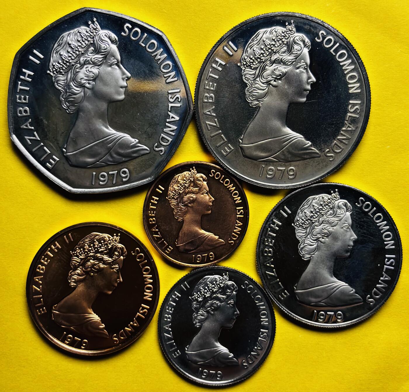 【金马踏春，泉马奔腾】2026 年新年贺岁场，（定于年初五接财神截拍）祝各位老板马到成功，马上有钱，愿岁岁平安喜乐顺遂 全新未流通 1979 年英属所罗门群岛精制套币 1 分-1 元 6 枚