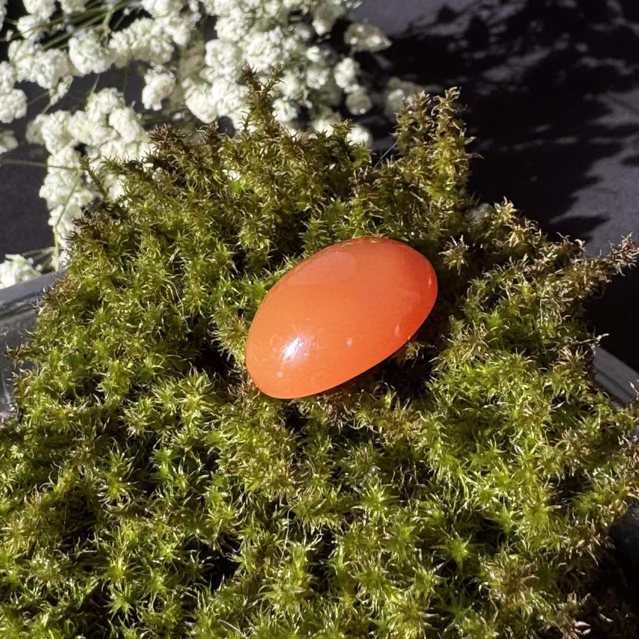 零元拍：NO.1南红玛瑙蛋面，都是十多年前的存货了，尺寸：戒面。尺寸约约22.9/17.5/8.8mm ，因为拍照环境以及光线的变化，颜色以实物为准。