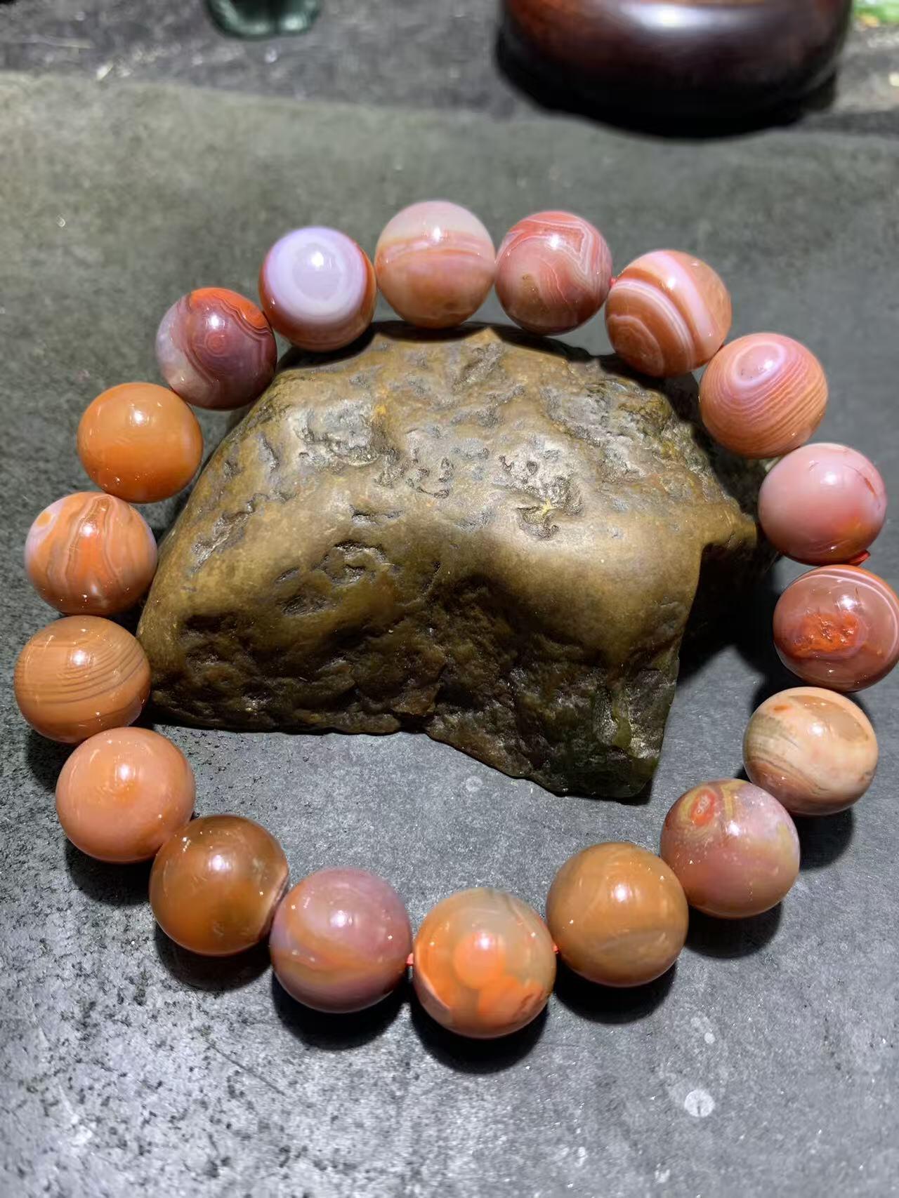 川料南红玛瑙单圈手串一条，