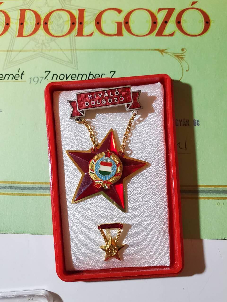 韵星假日军品类拍卖第三十九期暨默多克中校夫妇专场 -- Rimey Holidays Militaria Auction 39 & The Modoks Collection  匈牙利人民共和国默多克夫人优秀服务奖章带原盒略证书一套