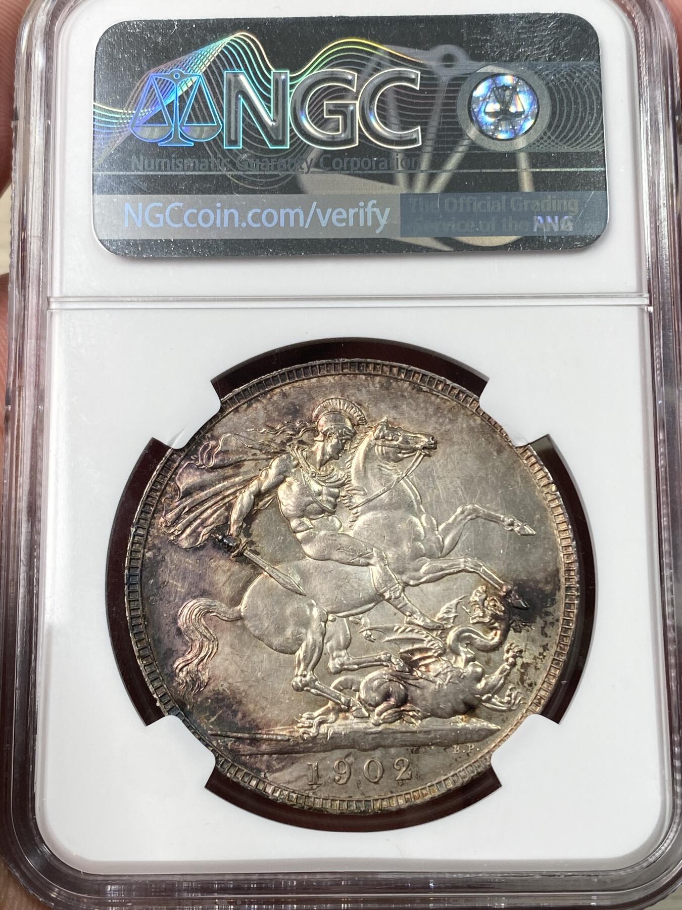 万国钱币拍卖第060期（万国六十期纪念大拍） NGC MS62 1902英国爱德华七世流通马剑克朗 原味转光玫瑰红彩环绕 打制深峻