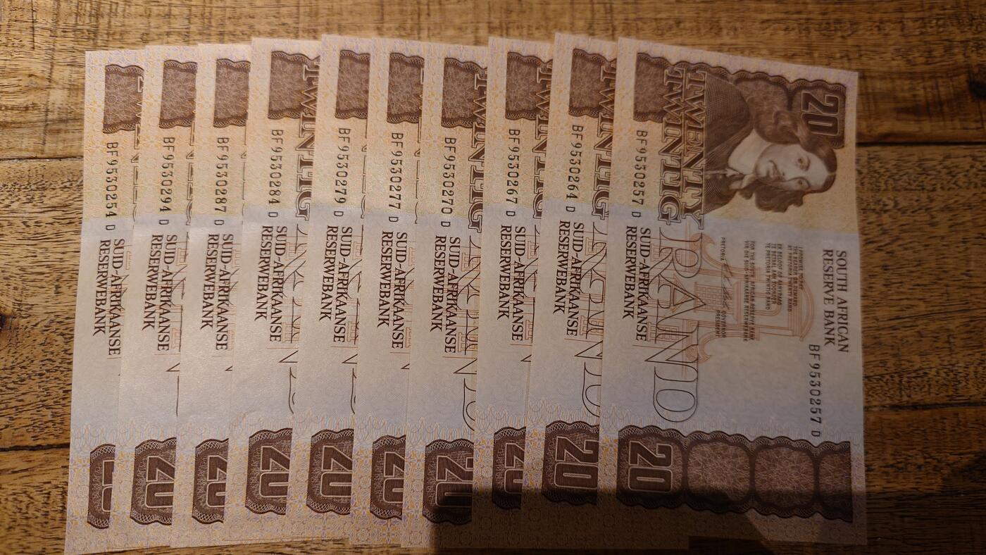 【新年十一拍】世界钱币～微拍第232期暨2026年第11期  多款低端纸币10张为一件成本价起拍