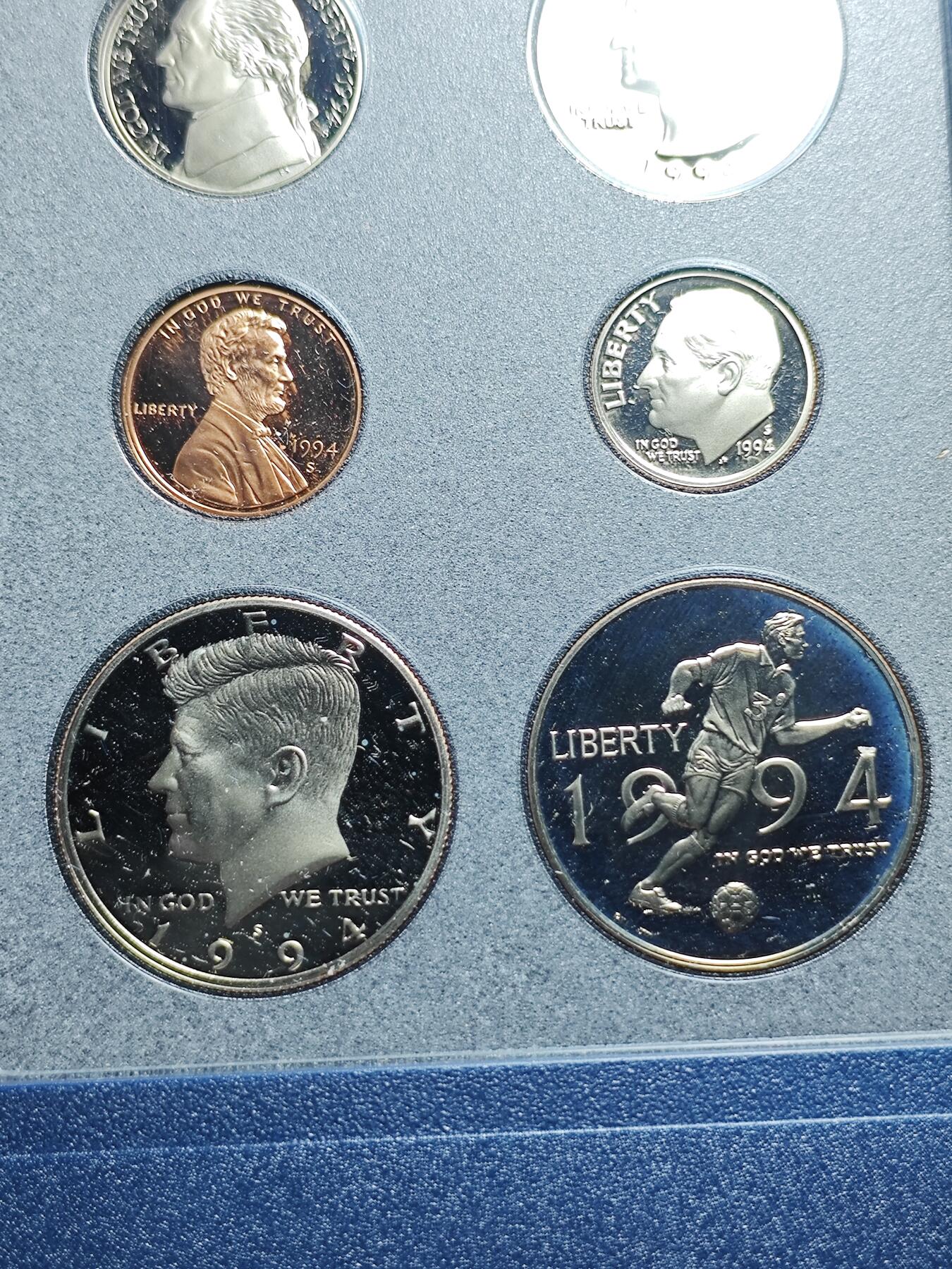 KK钱币收藏小铺  第400期  百期特拍（四拍之四）2月预留时间 周末发货  1994美国精制纪念套币 含2枚纪念币 其中1元为高银银币