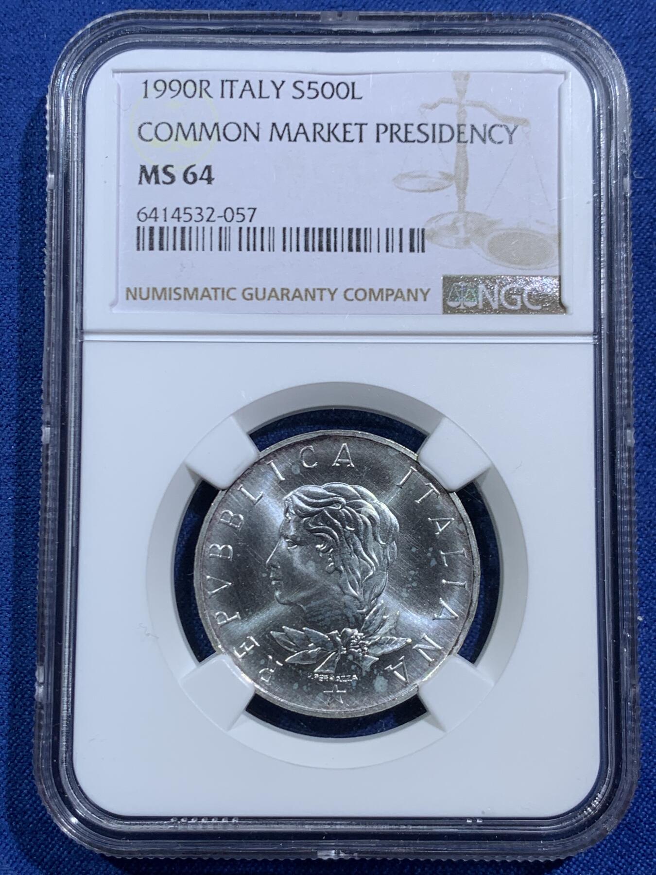 《竞宝斋》第464场 周日，周一，周二，3场连拍 （全场包邮）欢迎送拍 NGC MS64 意大利1990年担任欧共体理事会轮值主席国500里拉银币