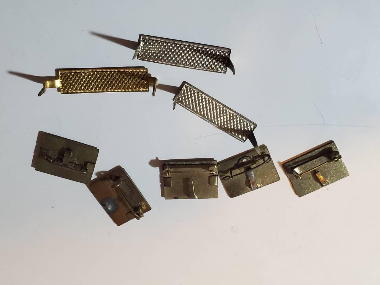 韵星假日军品类拍卖第三十九期暨默多克中校夫妇专场 -- Rimey Holidays Militaria Auction 39 & The Modoks Collection  民主德国社会主义功勋活动家五上挂勋略一套 肩条三个