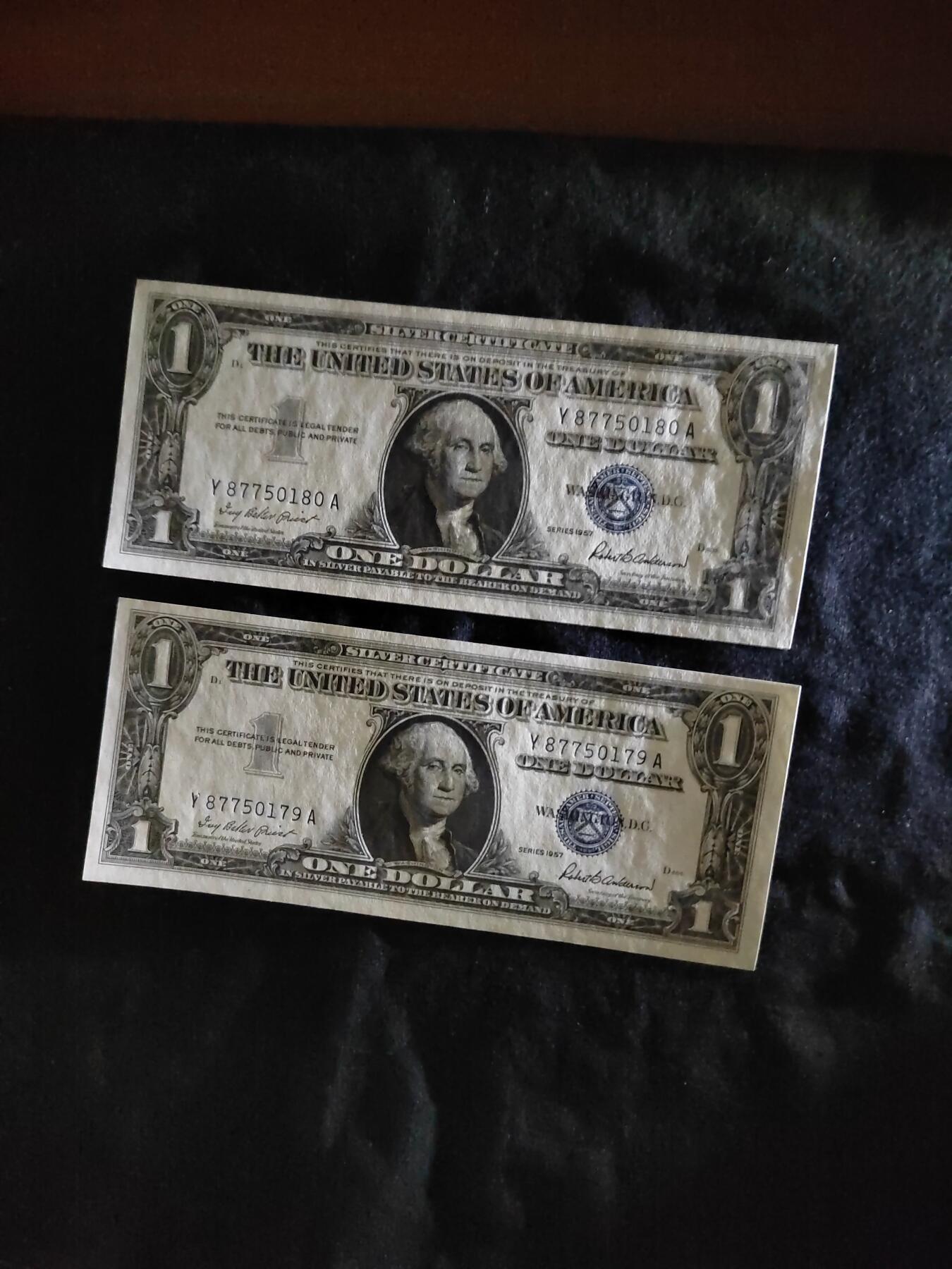 1957年1美元连号两张