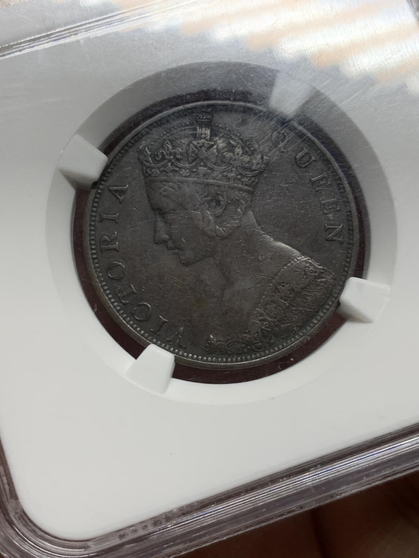 《竞宝斋》第464场 周日，周一，周二，3场连拍 （全场包邮）欢迎送拍 NGC VF35BN 香港1866年维多利亚一仙铜币 人像清晰，凹凸可见,自然包浆