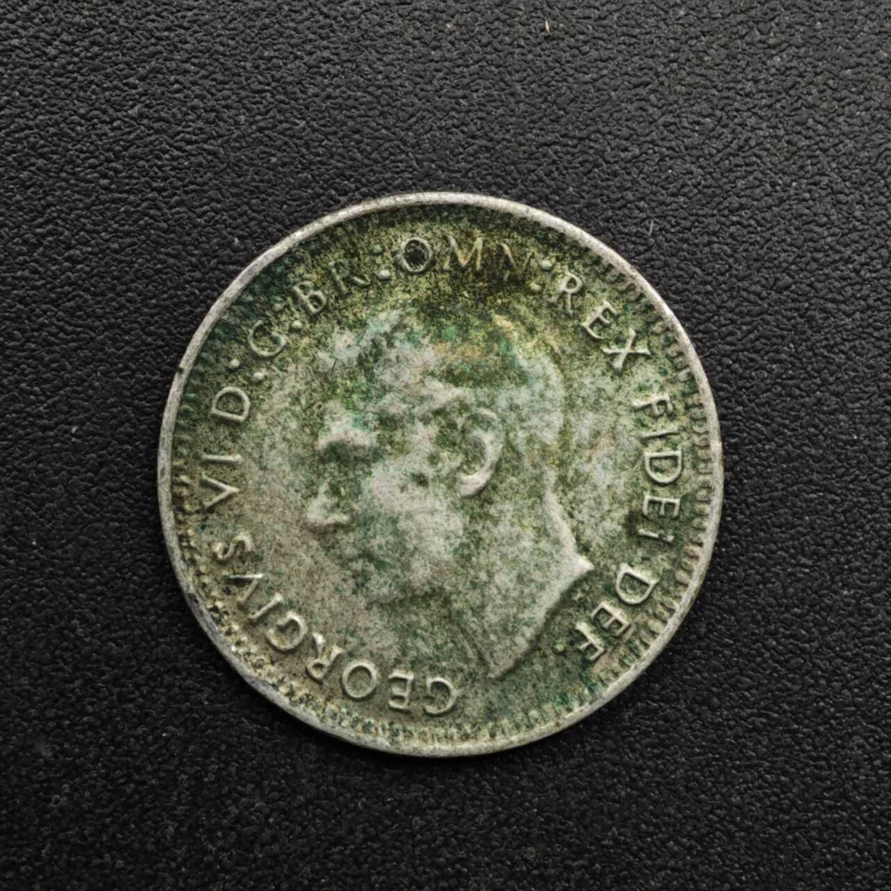 【淘币小摊】实时拍第八百六十三拍   小银币散币场   年前最后一周 之前的预留小年前全部发出 请更换最新收货地址  澳大利亚1952年乔治六世3便士银币