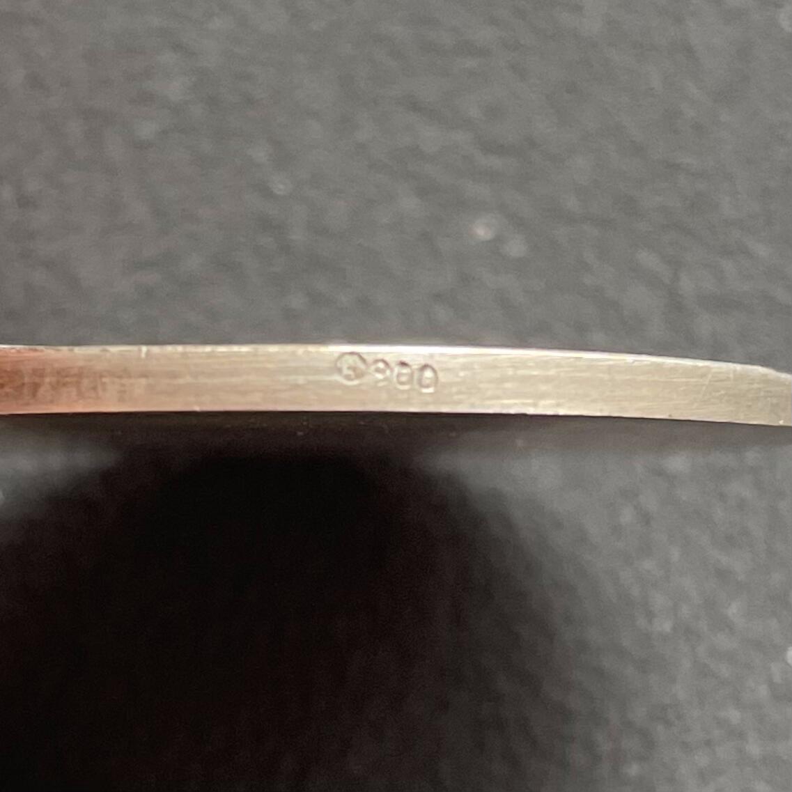 「木头集藏」“ 新岁撷珍”——章牌精品专场！ Alfred Hofmann~奥地利 跑步的女子 银章，直径：30mm，13.5 g ，罕见品种！边铭：维也纳造币厂银标 圆圈A+含银量900。维也纳造币厂20世纪20-30年代铸造发行，Hofmann在这一时期创作了一系列类似风格的女子形象的章牌。