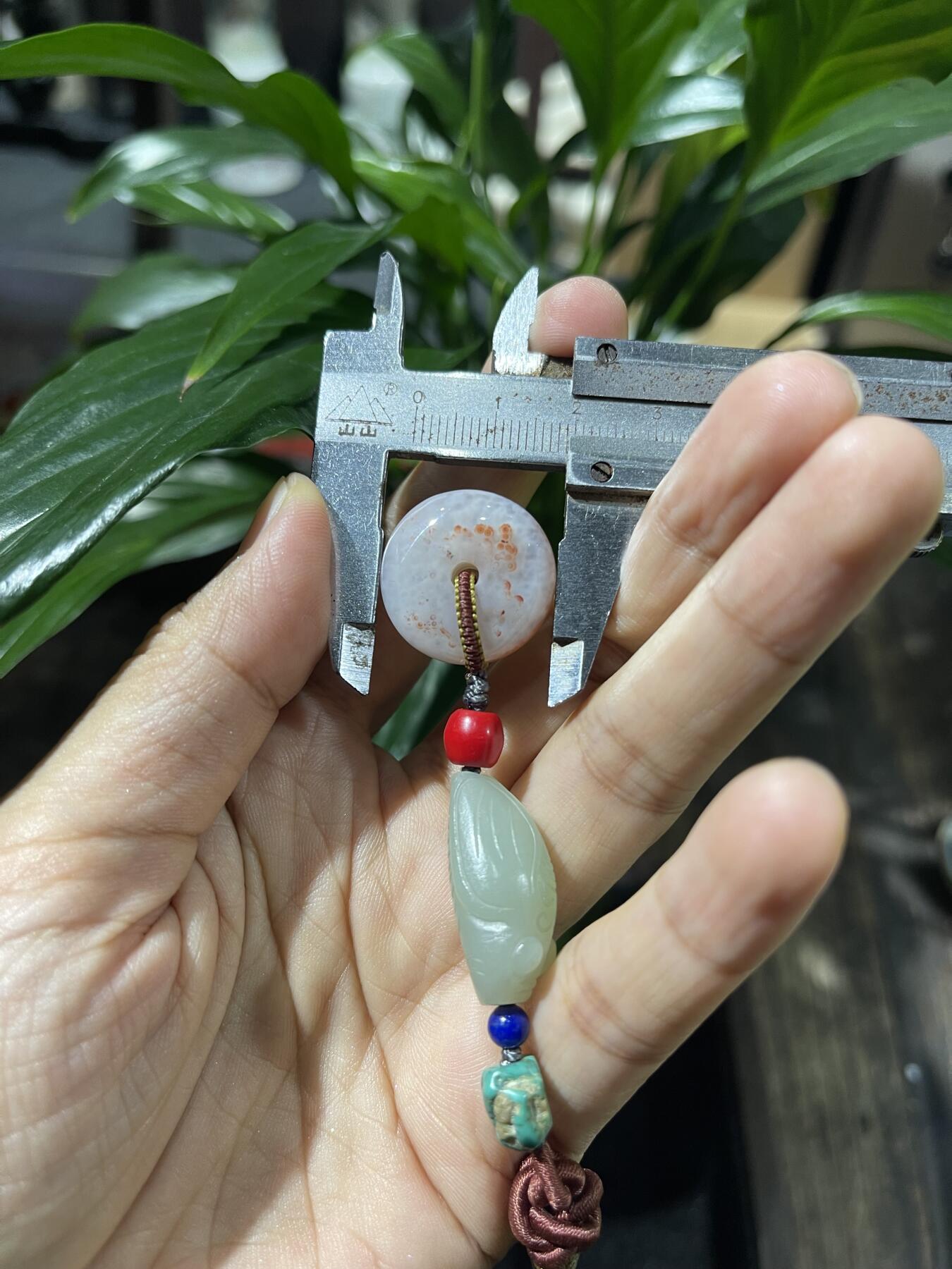 和田玉籽料手工挂饰 和田玉一鸣惊人平安扣挂饰