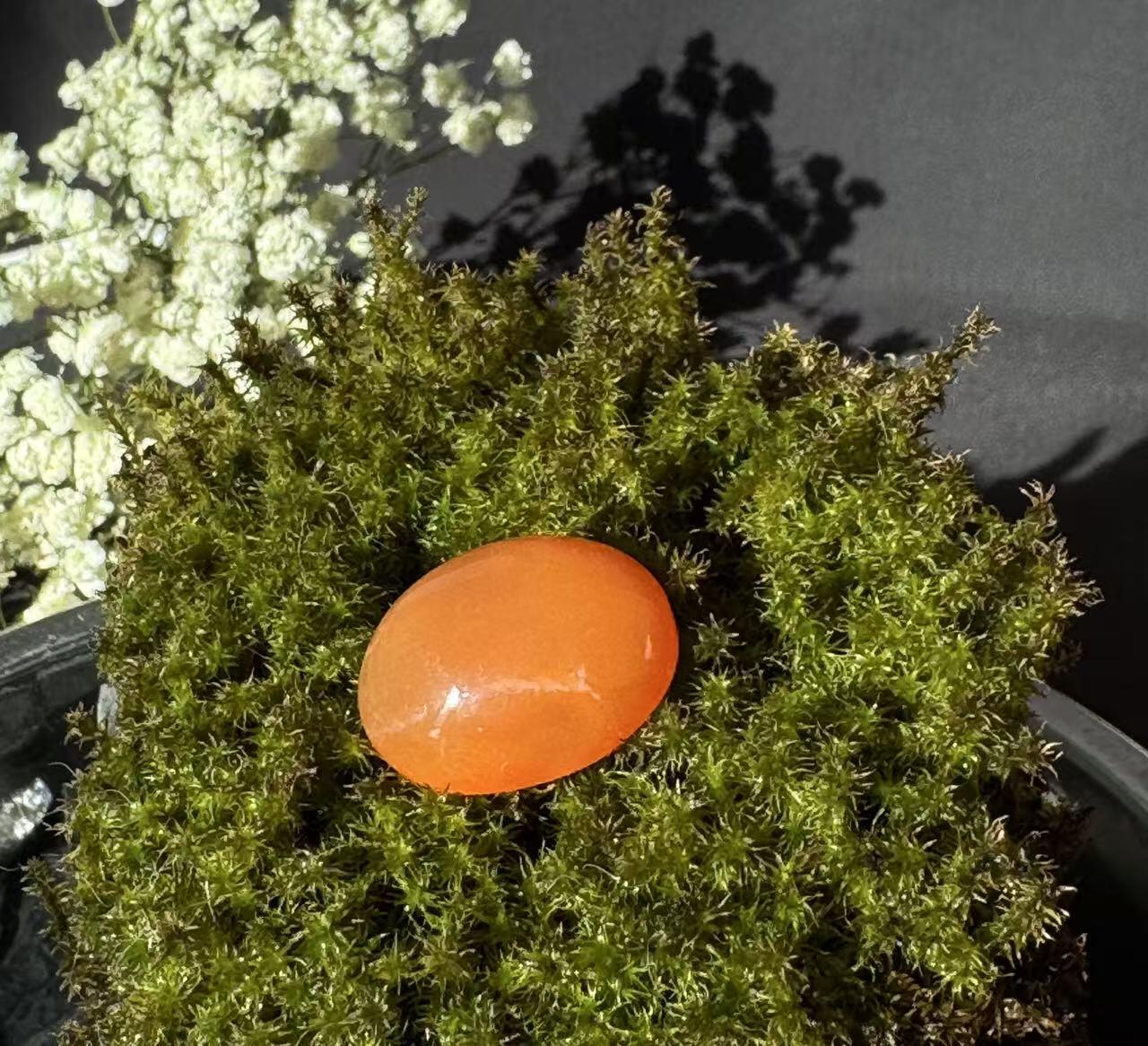 零元拍：NO.1南红玛瑙蛋面，都是十多年前的存货了，尺寸：戒面。尺寸约约22.9/17.5/8.8mm ，因为拍照环境以及光线的变化，颜色以实物为准。