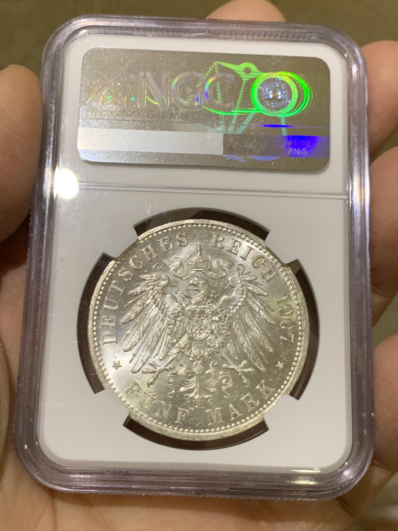 《竞宝斋》第464场 周日，周一，周二，3场连拍 （全场包邮）欢迎送拍 NGC MS63 德国 1907A 普鲁士 威廉二世皇帝 5马克 银币 好品相数量稀少，底板很美