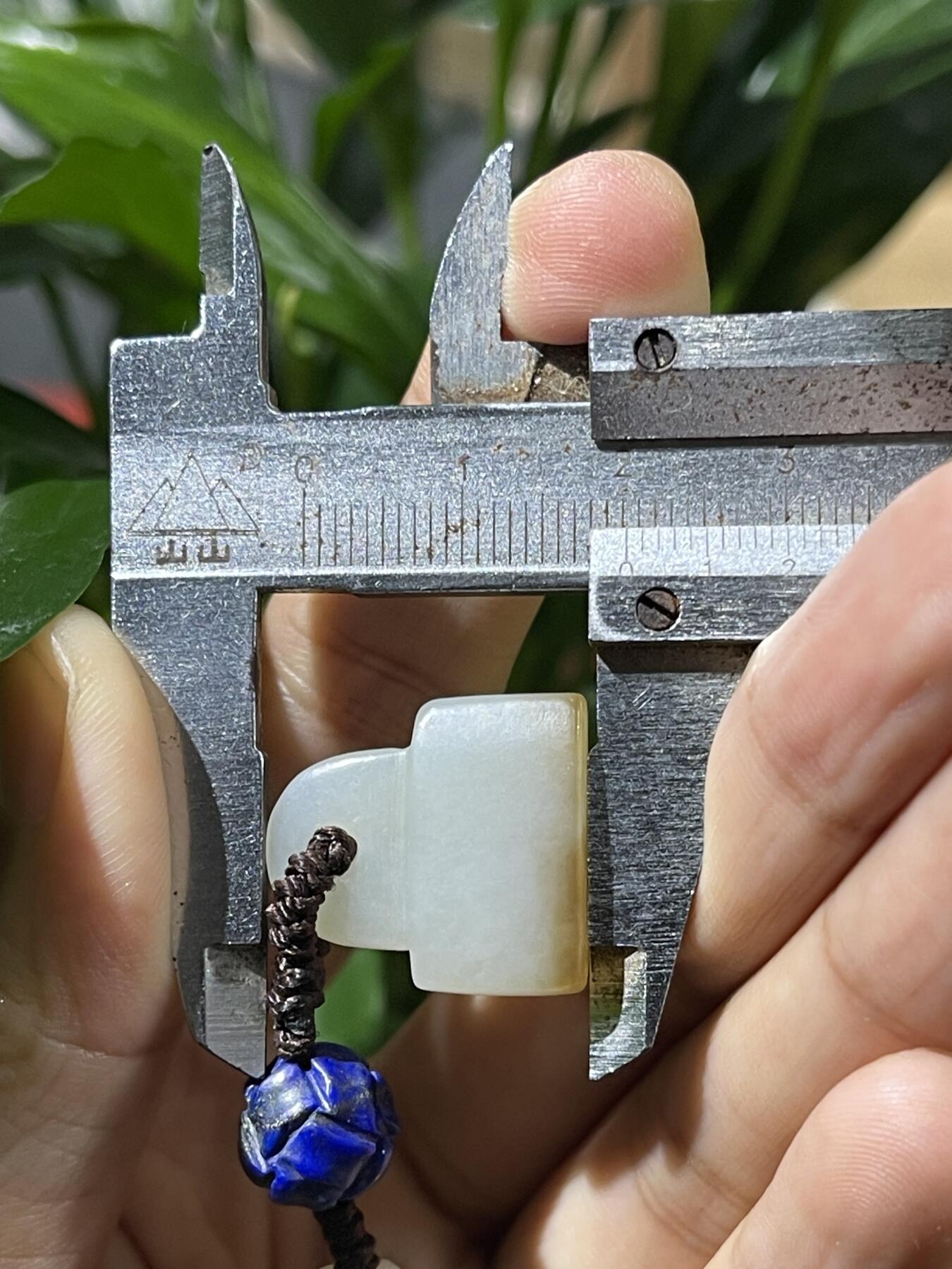 和田玉籽料手工挂饰 和田玉猴，锁手机挂