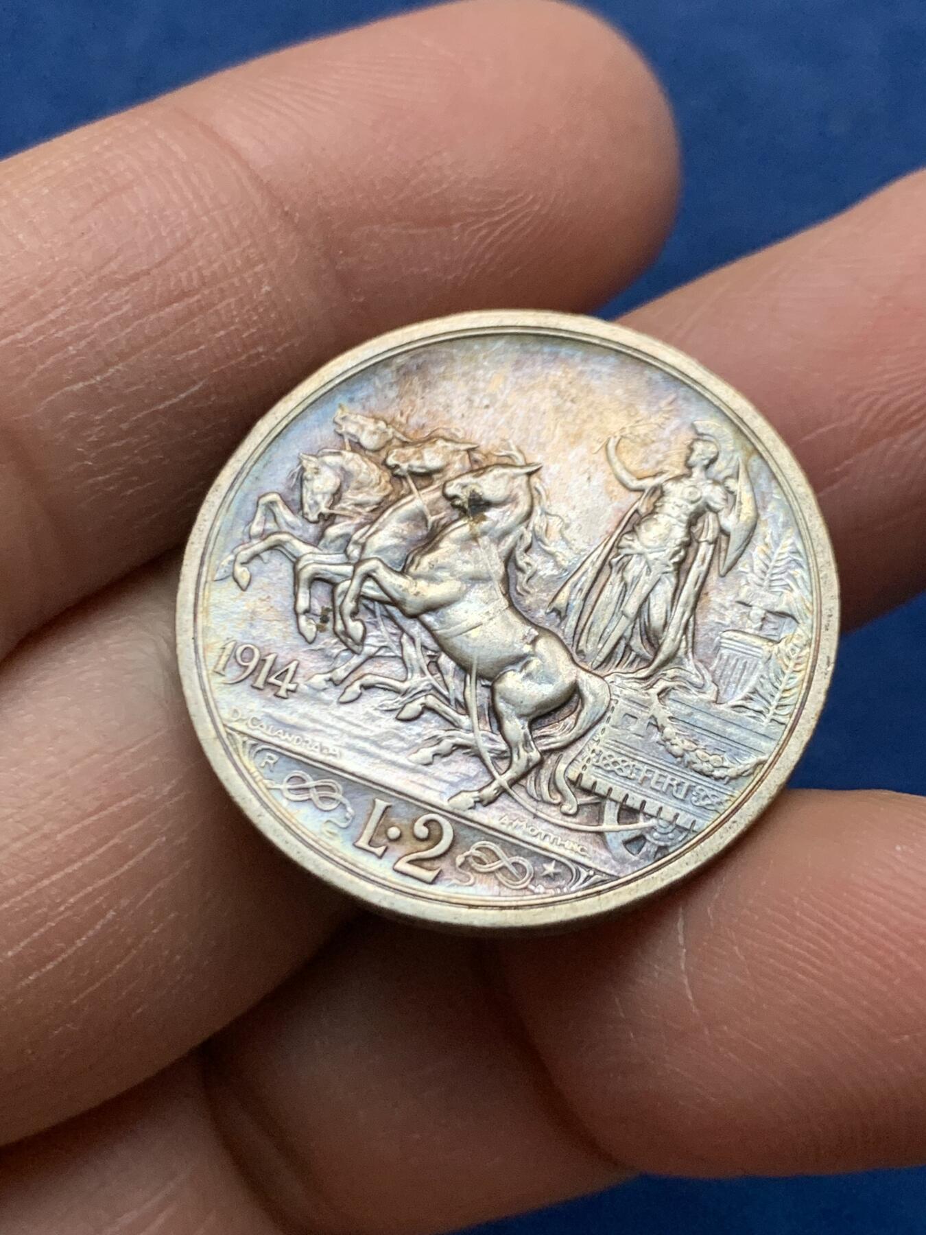 《竞宝斋》第464场 周日，周一，周二，3场连拍 （全场包邮）欢迎送拍 意大利1914年马车2里拉银币