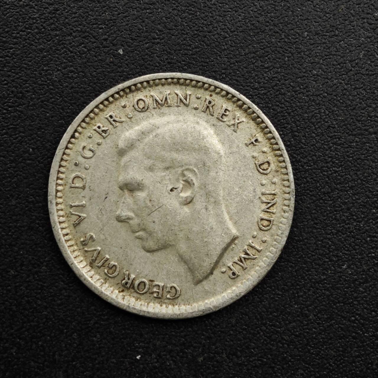 【淘币小摊】实时拍第八百六十三拍   小银币散币场   年前最后一周 之前的预留小年前全部发出 请更换最新收货地址  澳大利亚1944年乔治六世3便士银币