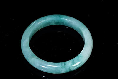 上海都达杂项专场102【全场包邮】  天然冰晴种飘绿花翡翠（A货）手镯90-6