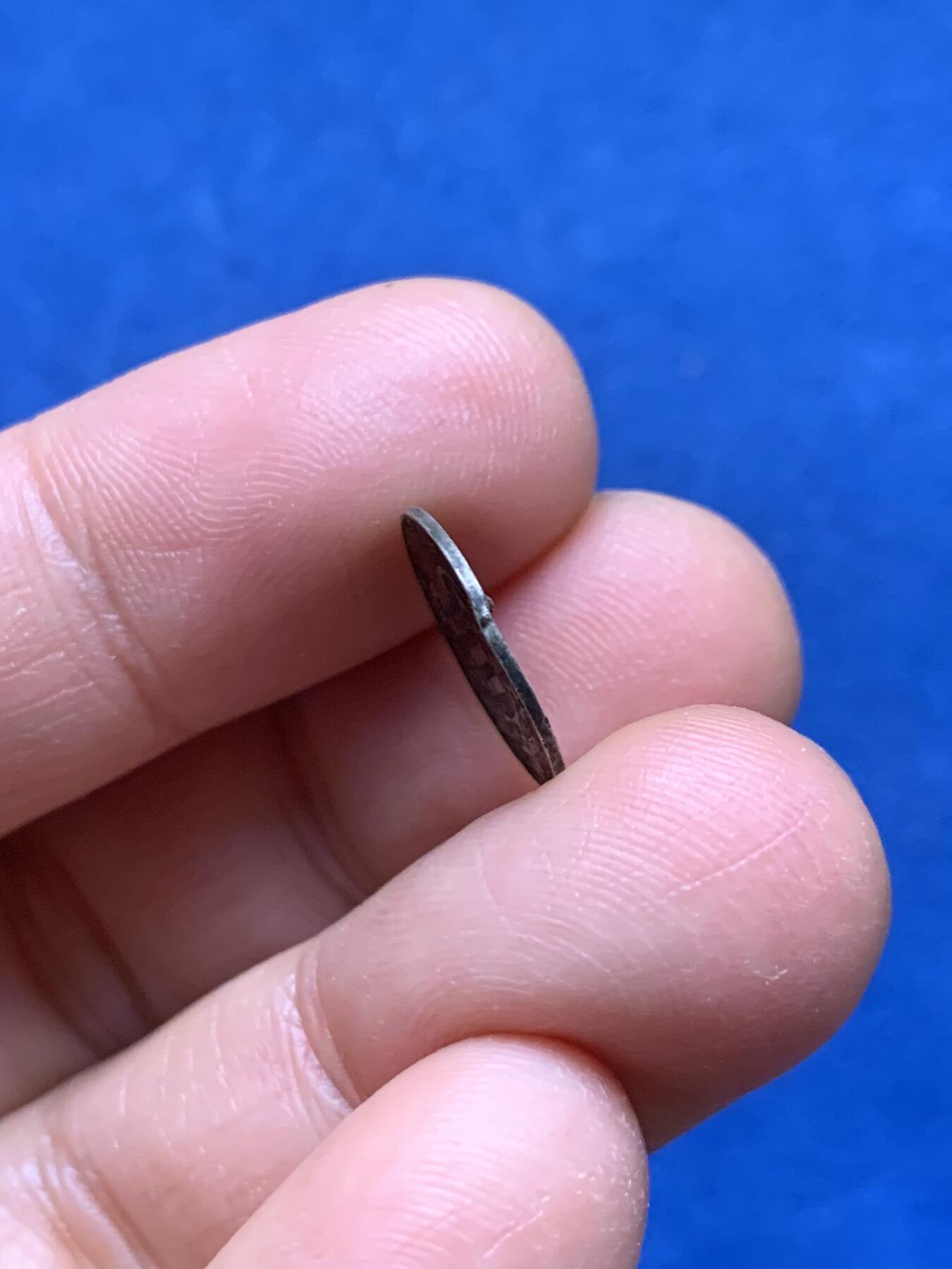 《竞宝斋》第464场 周日，周一，周二，3场连拍 （全场包邮）欢迎送拍 美国1862年早期3分银币1枚，老打孔，细节精妙，包浆熟美，比很多入盒品细节还好。