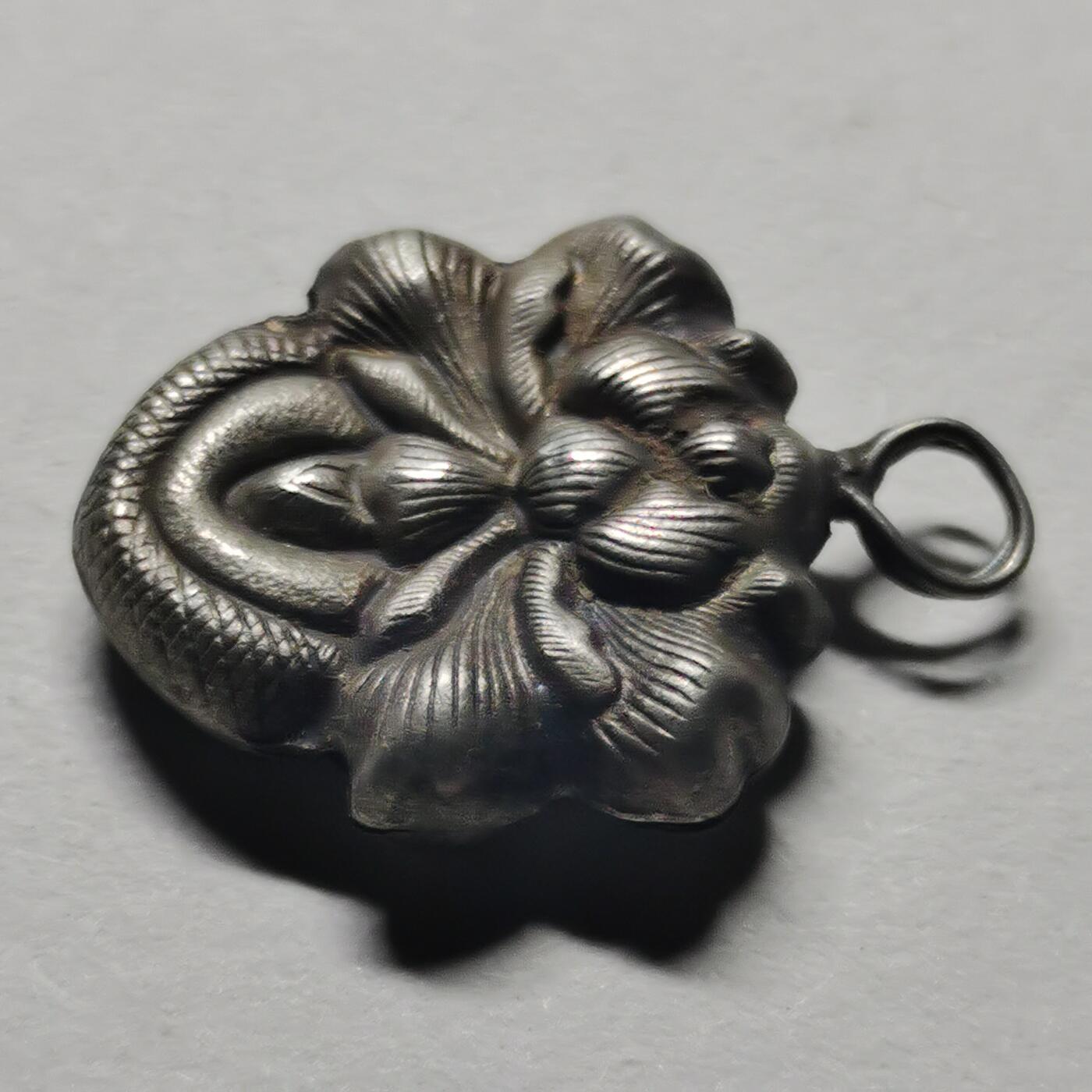 杂件专场98期 清代精美银吊坠，双面工立体花纹