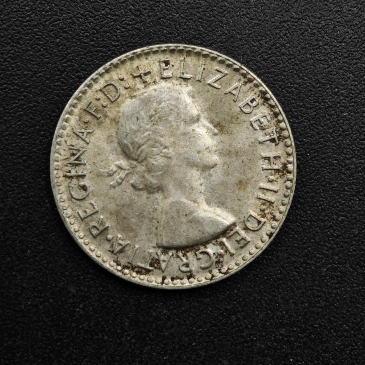 【淘币小摊】实时拍第八百六十三拍   小银币散币场   年前最后一周 之前的预留小年前全部发出 请更换最新收货地址  澳大利亚1962年伊丽莎白二世3便士银币