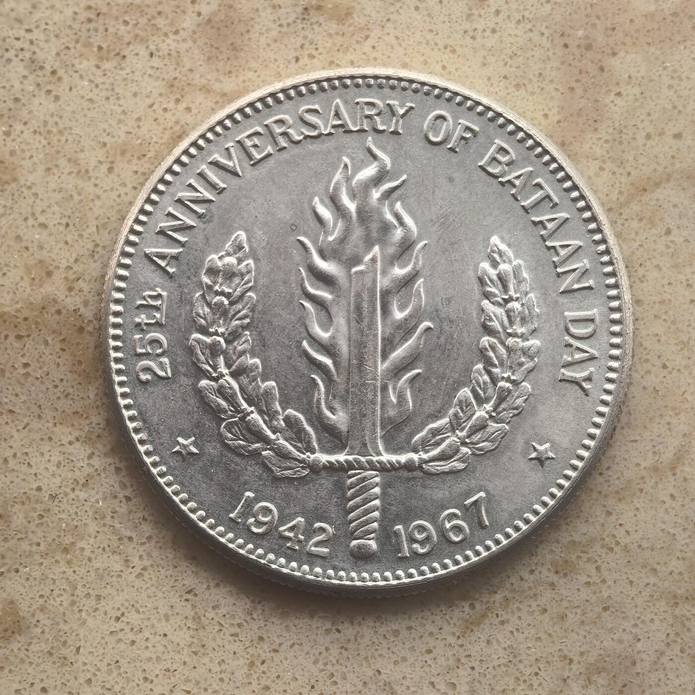 道一币馆币章第一百六十五场 菲律宾1967年巴丹日25周年1比索银币 26g 900s