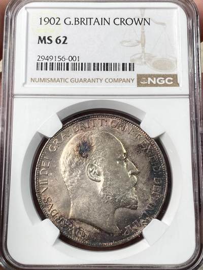 万国钱币拍卖第060期（万国六十期纪念大拍） - NGC MS62 1902英国爱德华七世流通马剑克朗 原味转光玫瑰红彩环绕 打制深峻