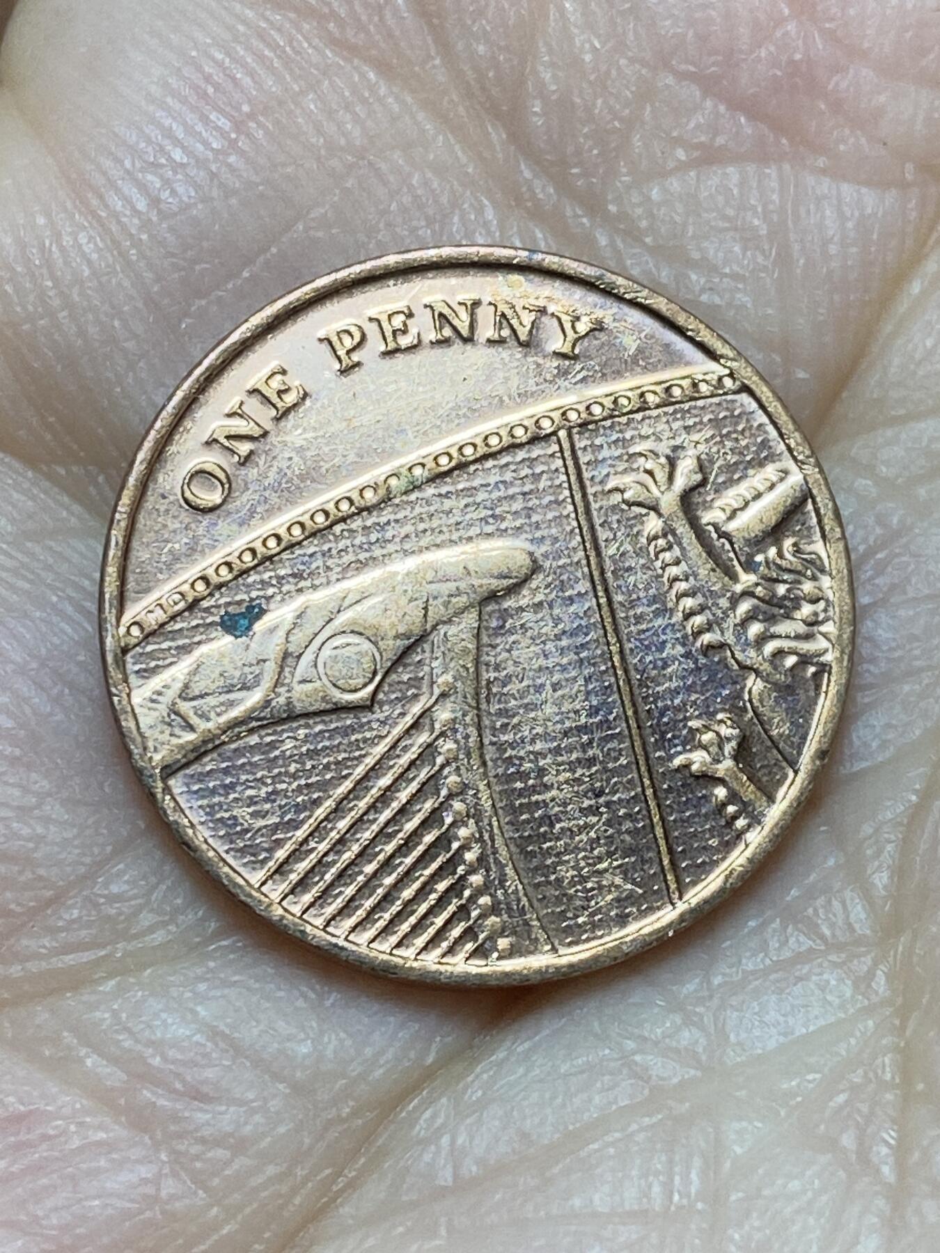 2026年第十八场(总第一百八十七场）外国好品散币场(免佣金) 英国🇬🇧2014年1便士(伊丽莎白二世老年盾徽拼图第一版)