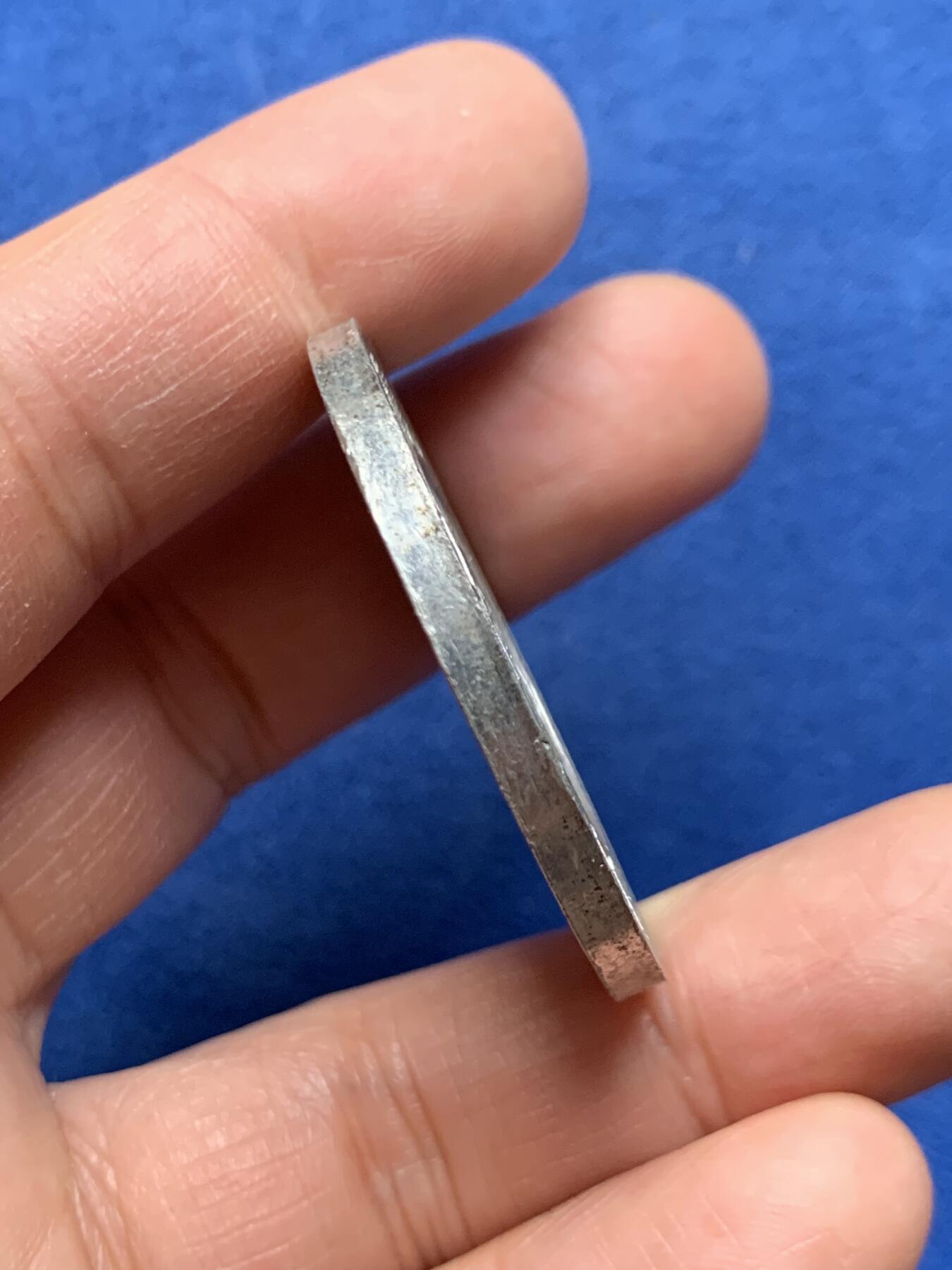 《竞宝斋》第464场 周日，周一，周二，3场连拍 （全场包邮）欢迎送拍 德国1846年查理曼大帝纪念章，玫瑰花窗很有特色，23.3克，40.6mm WM材质