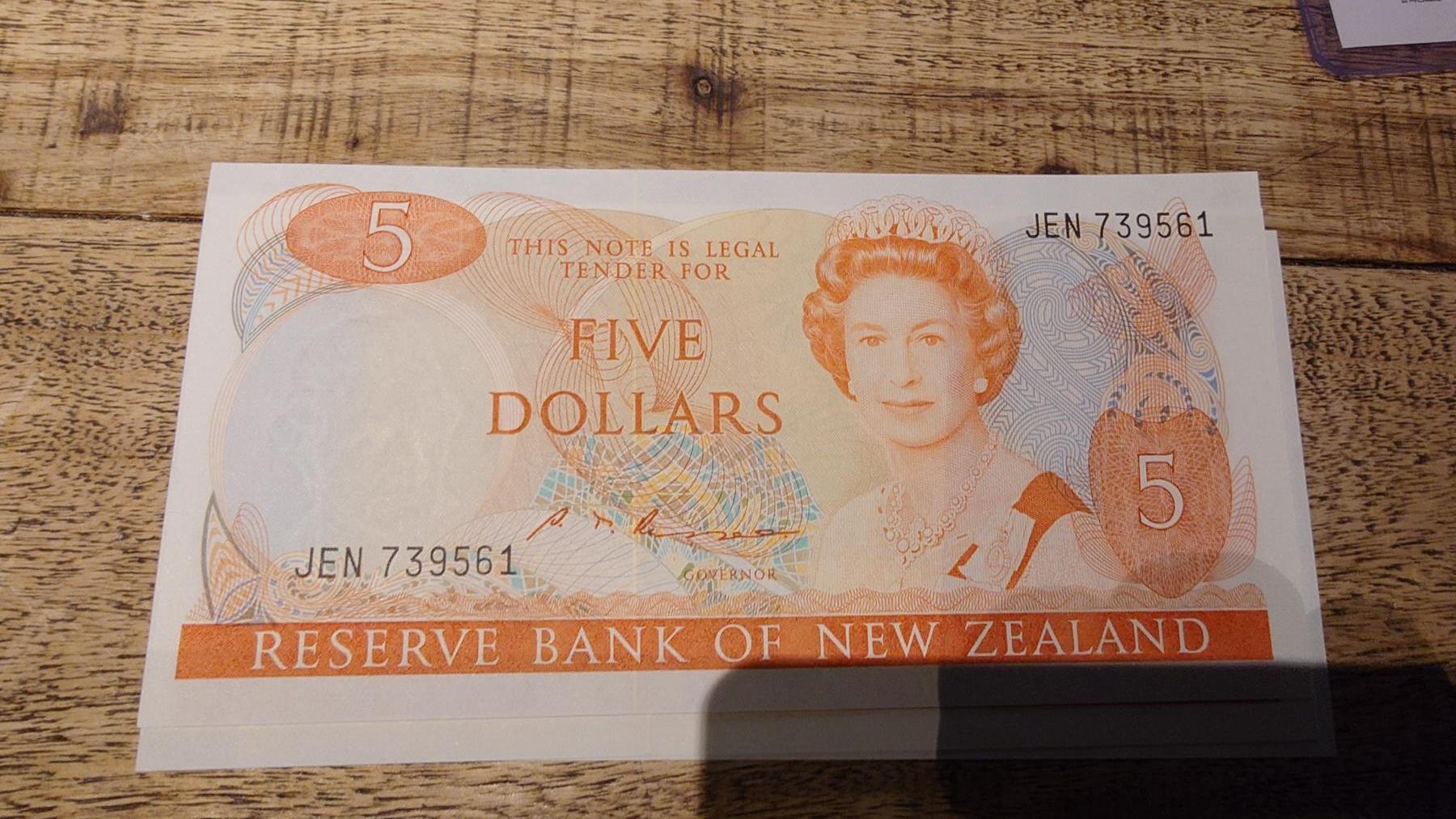 【新年十二拍】世界钱币～微拍第233期暨2026年第12期  多款老库存低价起拍