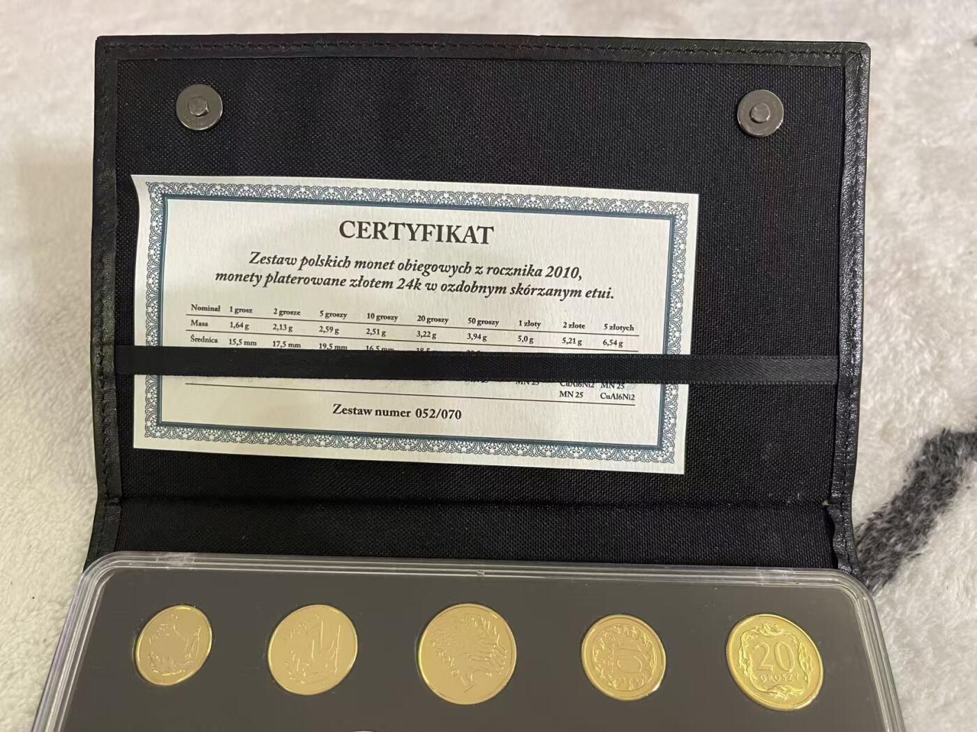 ❤️【币观天下】❤️ 第342期钱币秒杀拍卖场- 2026.2.4秒杀专场 长期征集拍品  波兰2010年央行24k全镀金限量精制套币 发行量只有70套 编号52/70 