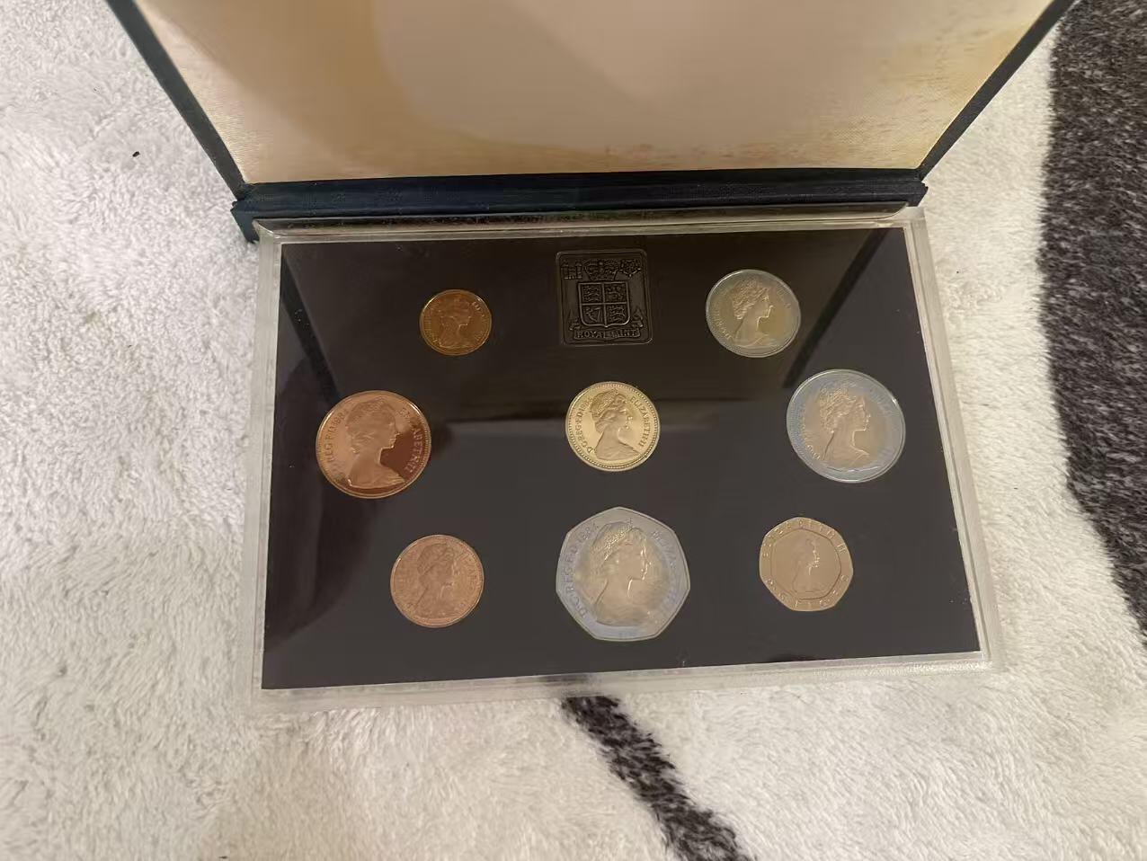 ❤️【币观天下】❤️ 第342期钱币秒杀拍卖场- 2026.2.4秒杀专场 长期征集拍品  英国1984年精制套币 品相如图 