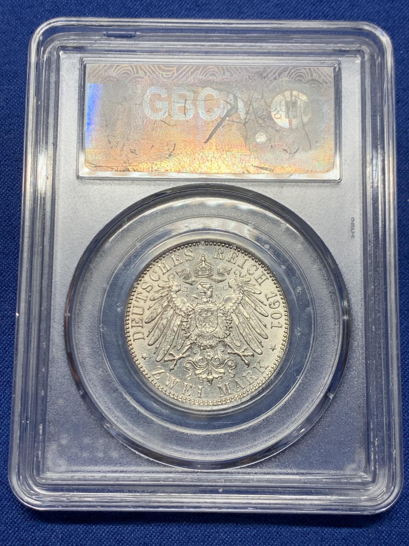 《竞宝斋》第464场 周日，周一，周二，3场连拍 （全场包邮）欢迎送拍 GBCA MS63 德国1901年普鲁士建国200周年2马克 银币 公博原盒中上品相有自然转光兼具历史艺术等价值