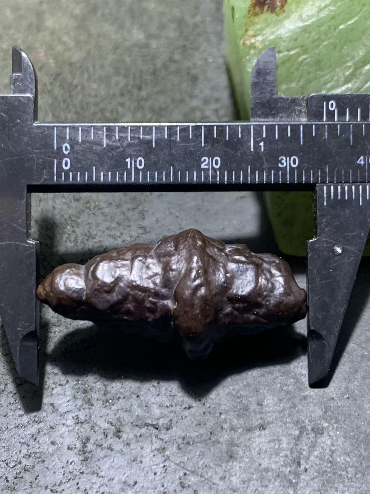 精美罕见戈壁象形黑金刚原石一块，