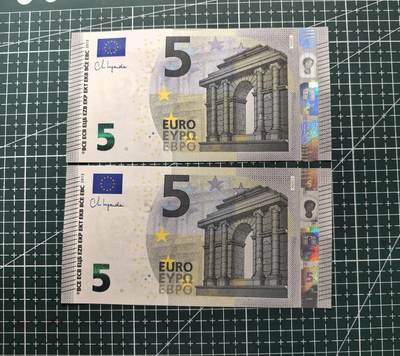 《外钞收藏家》第六百零七期（畅拍场）（本平台长期征集拍品、欢迎藏友们联系合作） - 四签5欧元 2张一起 尾6同 138022 全新UNC