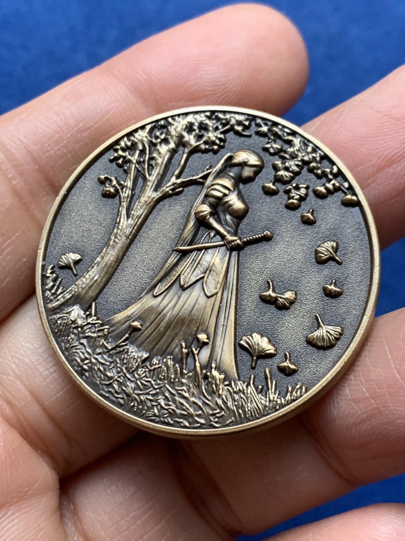 《竞宝斋》第464场 周日，周一，周二，3场连拍 （全场包邮）欢迎送拍 竞宝斋纪念章 秋分 高浮雕（送拍可抵100元卖家佣金）