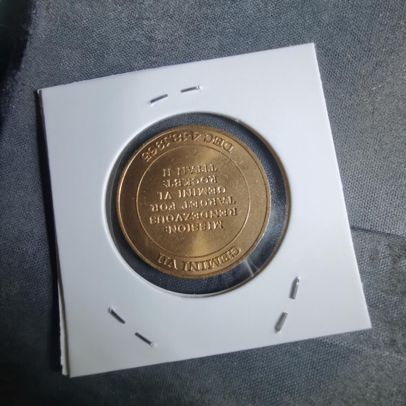 沼泽如烟--第983场 航天纪念章