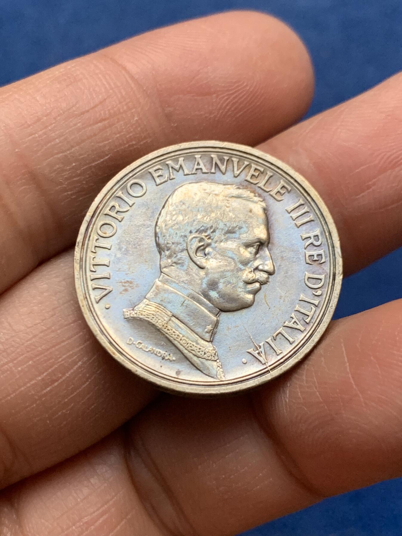 《竞宝斋》第464场 周日，周一，周二，3场连拍 （全场包邮）欢迎送拍 意大利1914年马车2里拉银币