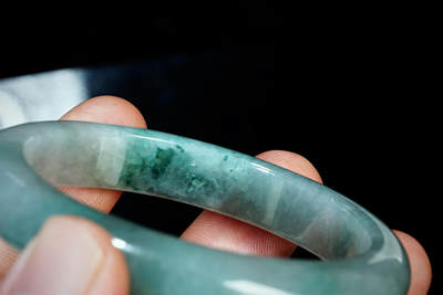 上海都达杂项专场102【全场包邮】  天然冰晴种飘绿花翡翠（A货）手镯90-6