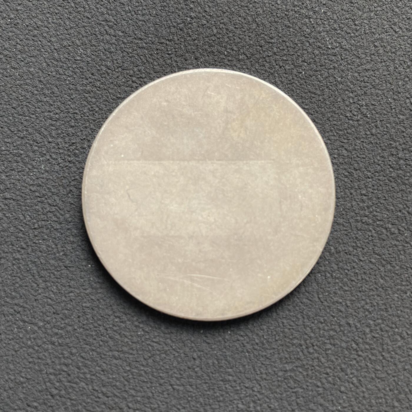 「木头集藏」“ 新岁撷珍”——章牌精品专场！ Alfred Hofmann~奥地利 跑步的女子 银章，直径：30mm，13.5 g ，罕见品种！边铭：维也纳造币厂银标 圆圈A+含银量900。维也纳造币厂20世纪20-30年代铸造发行，Hofmann在这一时期创作了一系列类似风格的女子形象的章牌。