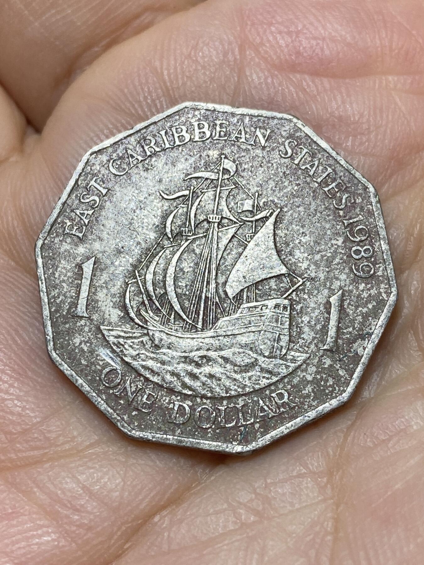 2026年第十八场(总第一百八十七场）外国好品散币场(免佣金) 东加勒比1989年1元(伊丽莎白二世中年花冠，第二版)