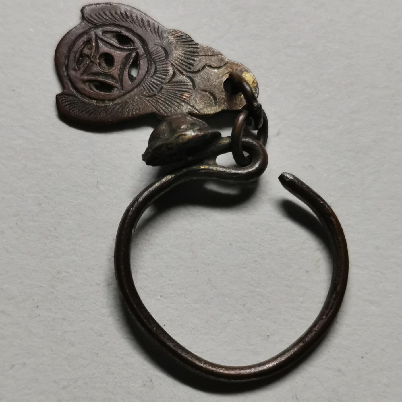 杂件专场98期 清代铜鎏金耳环一个