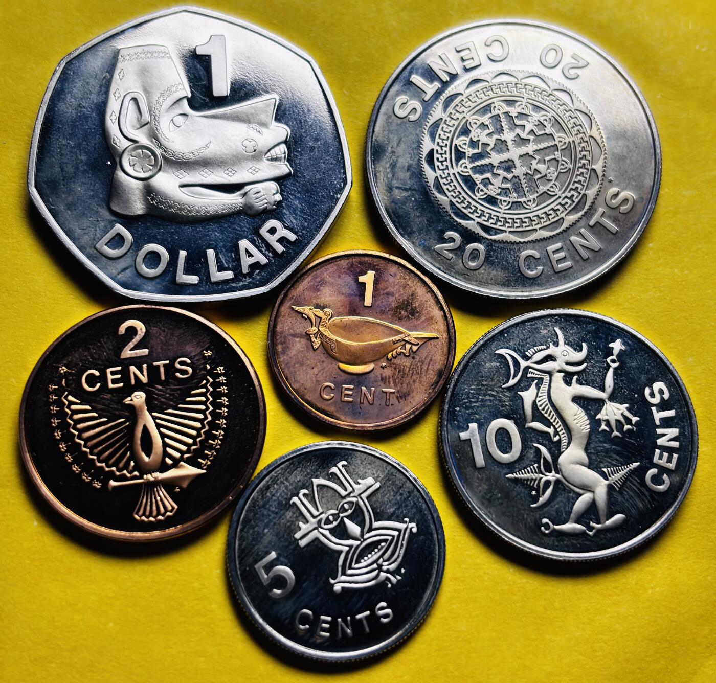 【金马踏春，泉马奔腾】2026 年新年贺岁场，（定于年初五接财神截拍）祝各位老板马到成功，马上有钱，愿岁岁平安喜乐顺遂 全新未流通 1979 年英属所罗门群岛精制套币 1 分-1 元 6 枚