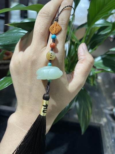 和田玉籽料手工挂饰 - 和田玉兔子挂饰