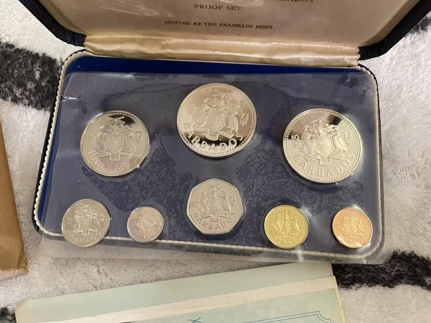 ❤️【币观天下】❤️ 第342期钱币秒杀拍卖场- 2026.2.4秒杀专场 长期征集拍品  巴巴多斯1973年首套国家精制币 含两枚超大高值银币精制币 两枚银币60克左右 大银币有氧化 盒证齐全