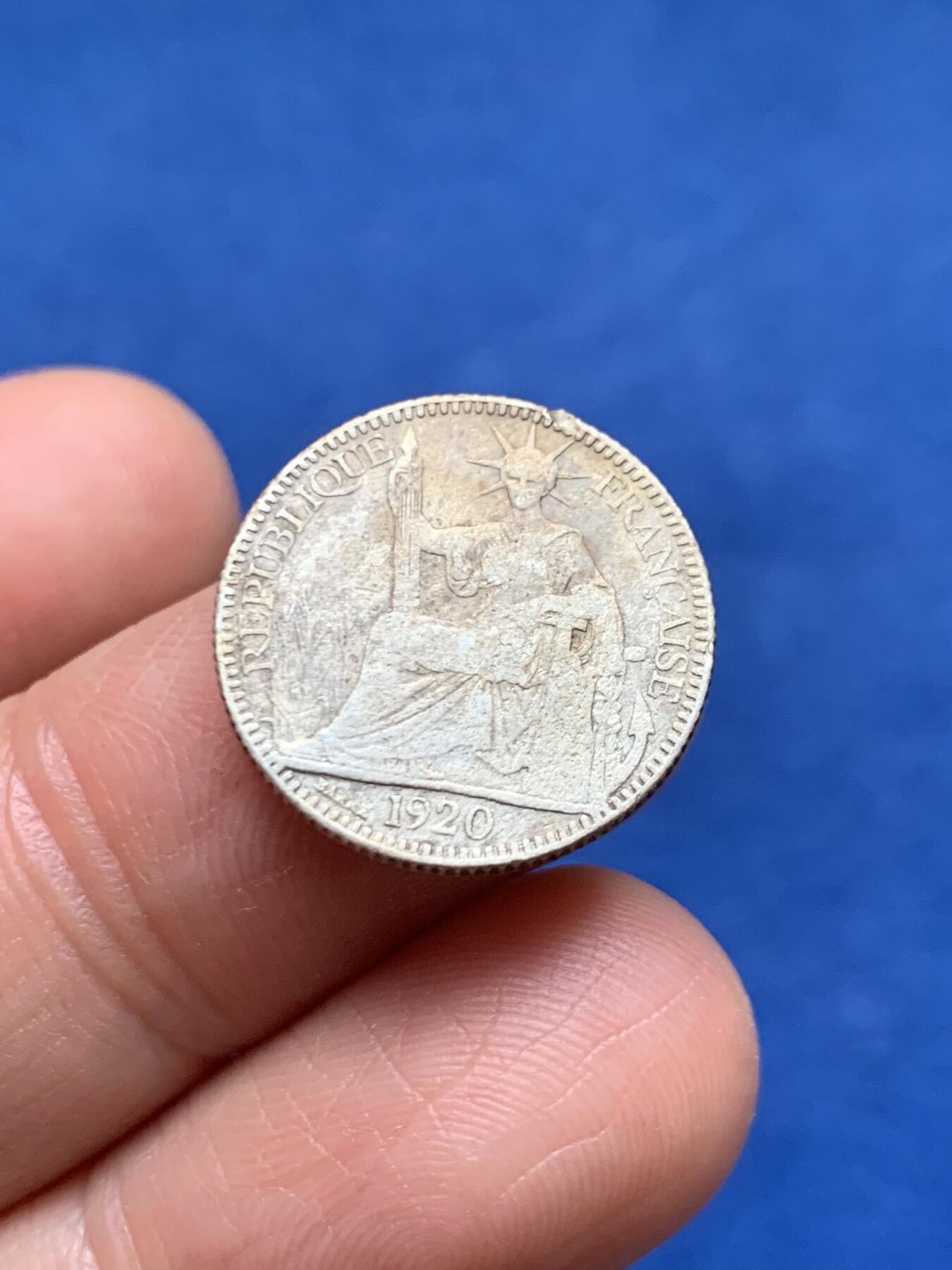 《竞宝斋》第464场 周日，周一，周二，3场连拍 （全场包邮）欢迎送拍 法属印度支那1920年坐洋10分 特殊年份版别！